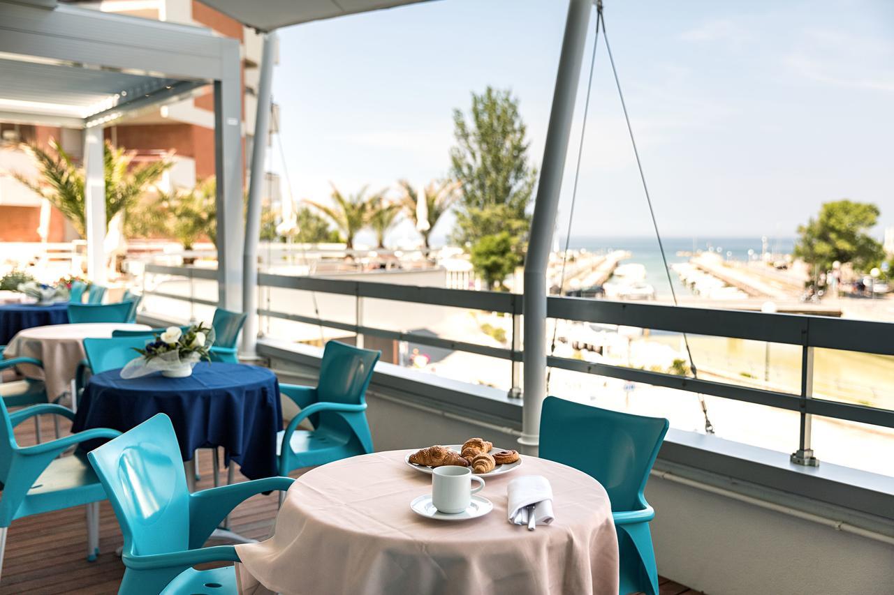 Waldorf Palace Hotel Cattolica Exterior foto
